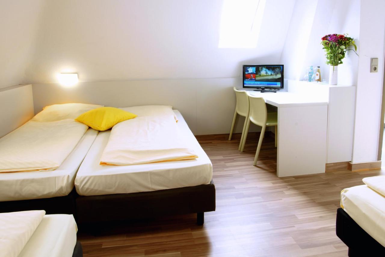 Colour Hotel Frankfurt pe Main Cameră foto