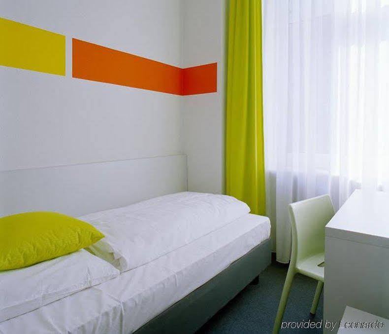 Colour Hotel Frankfurt pe Main Cameră foto