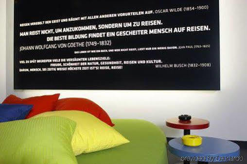 Colour Hotel Frankfurt pe Main Cameră foto